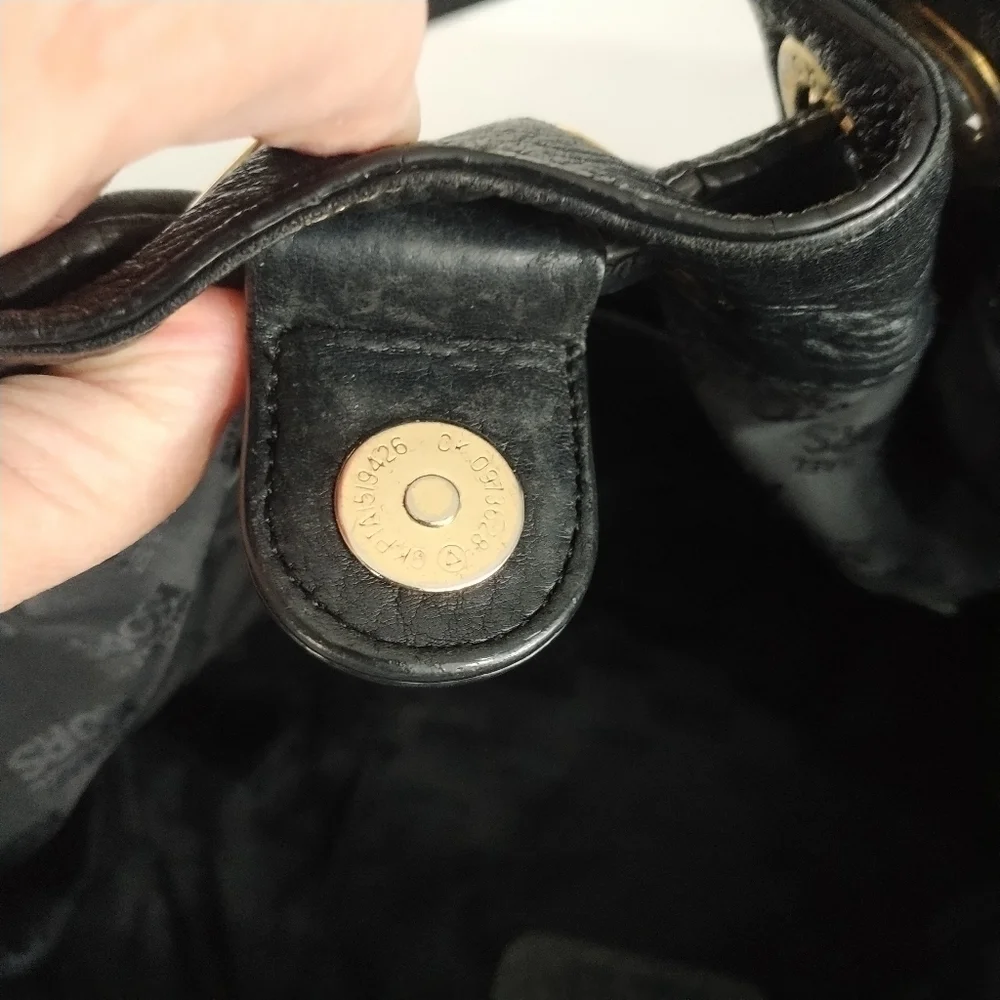 Michael Kors Black Medium East West Ring Tote - Picture 7 of 12